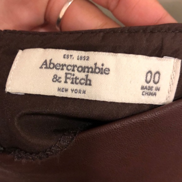 Abercrombie and Fitch leather mini skirt - Picture 3 of 4